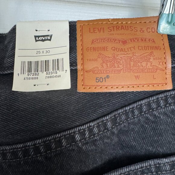 NWT unique Levi's 501 Womens two-tone denim Jeans - Picture 8 of 8